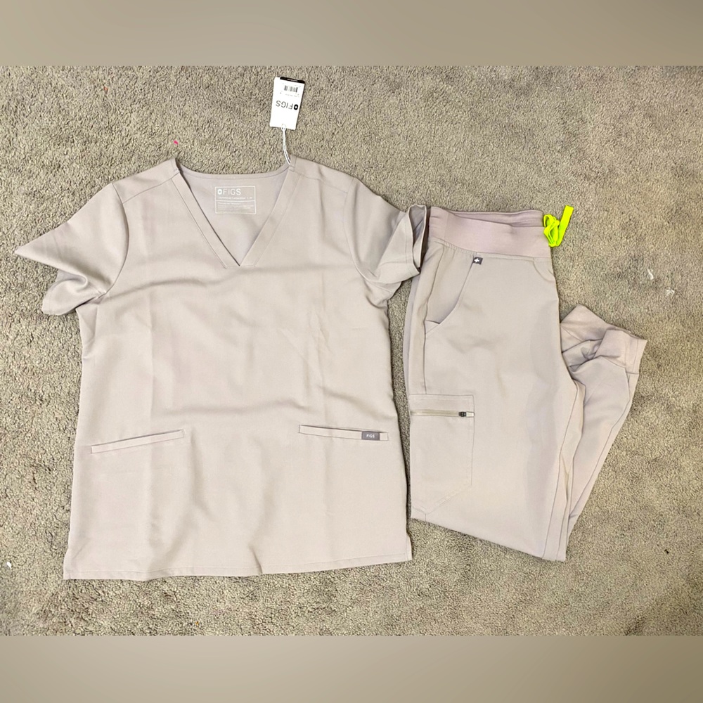 gray figs scrub set